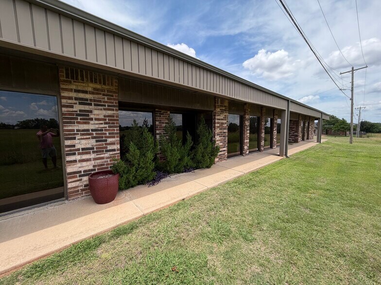 11902 N Pennsylvania Ave, Oklahoma City, OK à louer - Photo de l’immeuble – Image 2 sur 12
