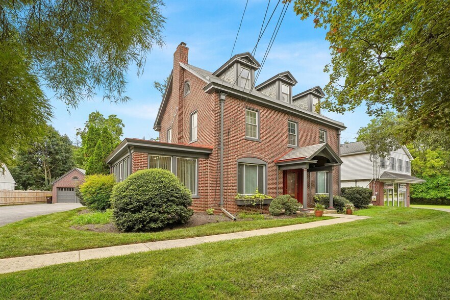 214 N Main St, North Wales, PA à vendre - Photo de l’immeuble – Image 2 sur 37
