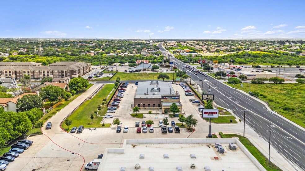 7587 FM 78, San Antonio, TX à vendre - Photo de l’immeuble – Image 2 sur 4