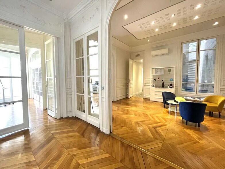 Bureau dans Paris à vendre - Photo de l’immeuble – Image 2 sur 13