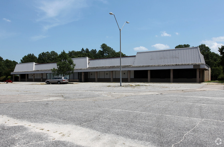 101 Vandora Springs Rd, Garner, NC à vendre - Photo principale – Image 1 sur 3
