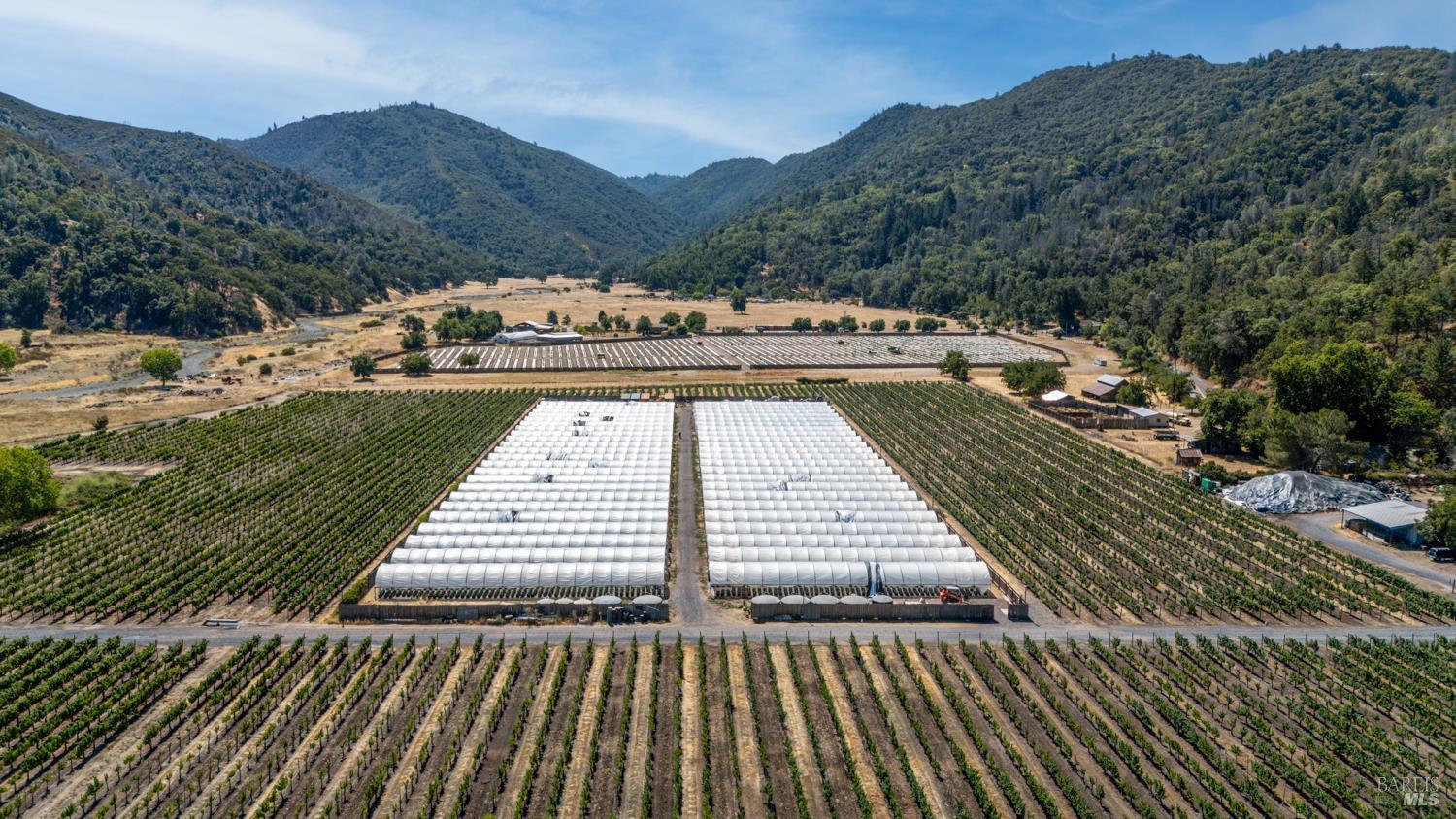 2000 Clover Valley Rd, Upper Lake, CA à vendre Photo principale– Image 1 sur 24