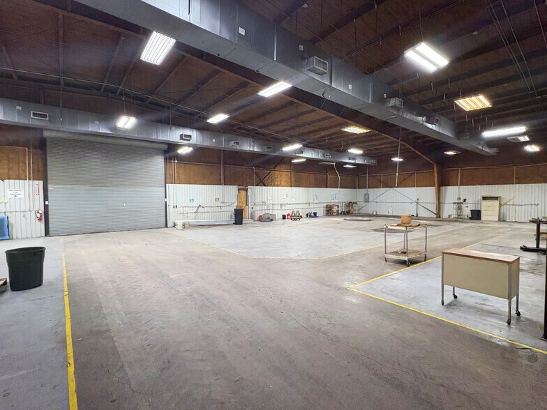 6650 W Bay Rd, Baytown, TX à louer - Photo de l’immeuble – Image 2 sur 3
