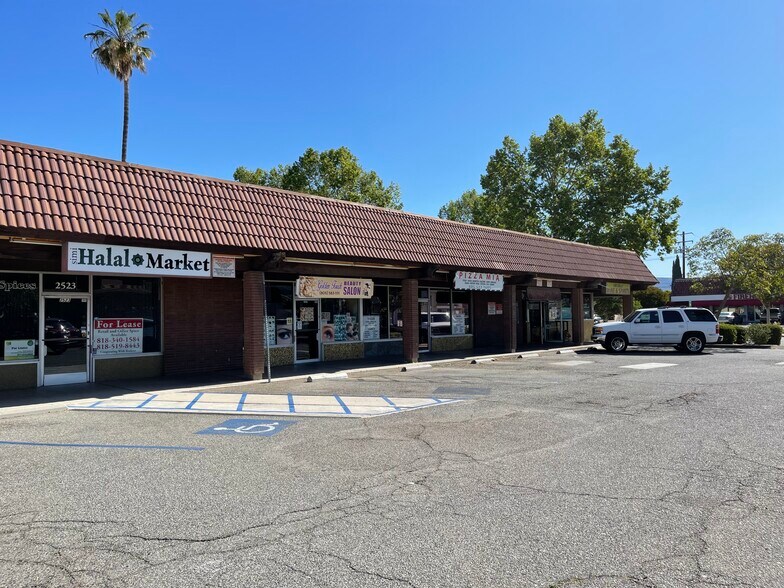 2503-2507 Royal Ave, Simi Valley, CA à vendre - Photo de l’immeuble – Image 3 sur 10