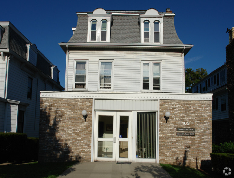 103 N Broadway, Tarrytown, NY à vendre - Photo de l’immeuble – Image 2 sur 2
