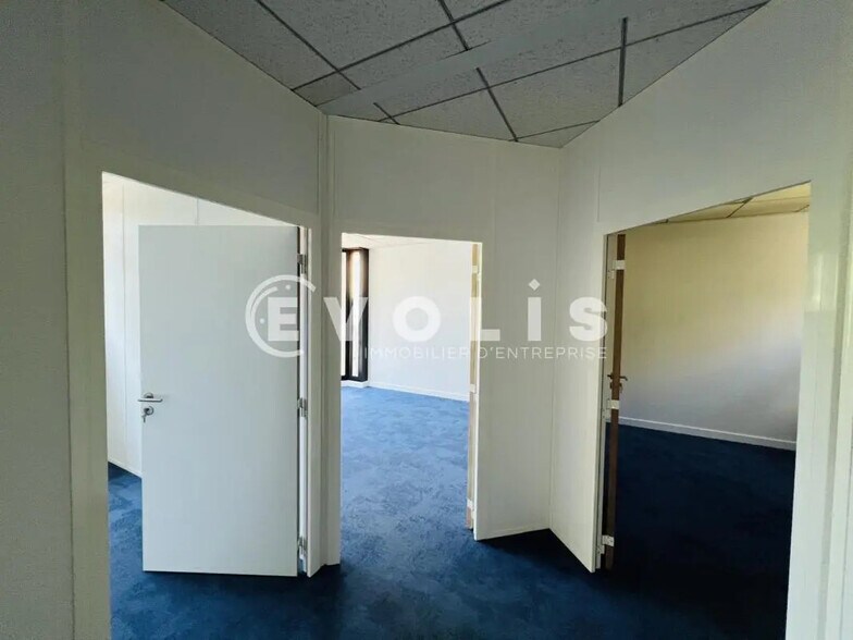 Bureau dans Lagny-sur-Marne à louer - Photo de l’immeuble – Image 2 sur 17
