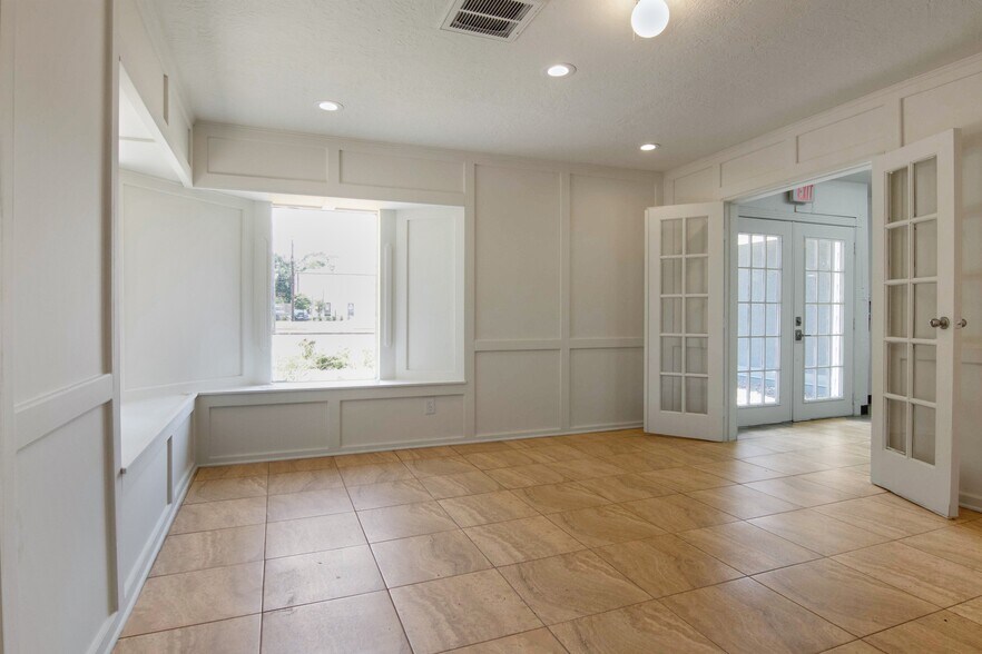 825 Fairmont Pkwy, Pasadena, TX à vendre - Photo intérieure – Image 3 sur 35