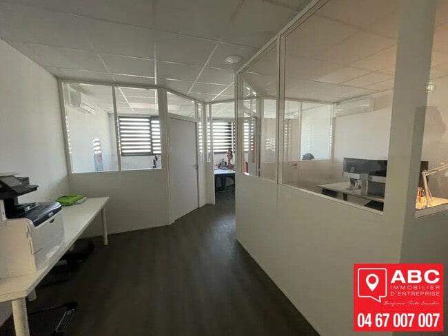 Plus de détails pour Local d’activités à vendre