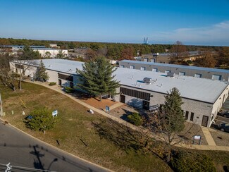 Plus de détails pour 999 Airport Rd, Lakewood, NJ - Bureau, Industriel/Logistique à louer