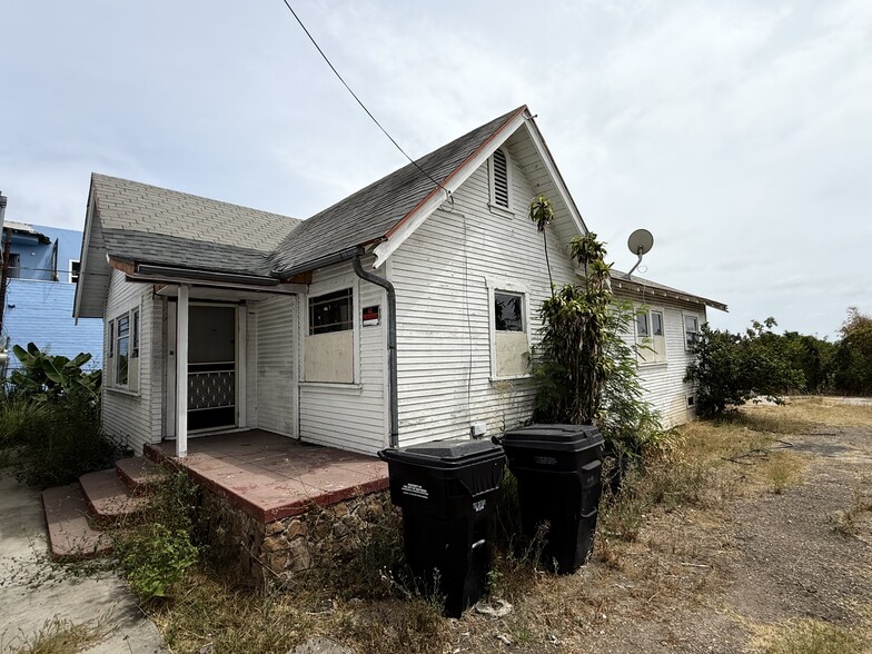 5046 Holly Dr, San Diego, CA à vendre - Photo de l’immeuble – Image 3 sur 5