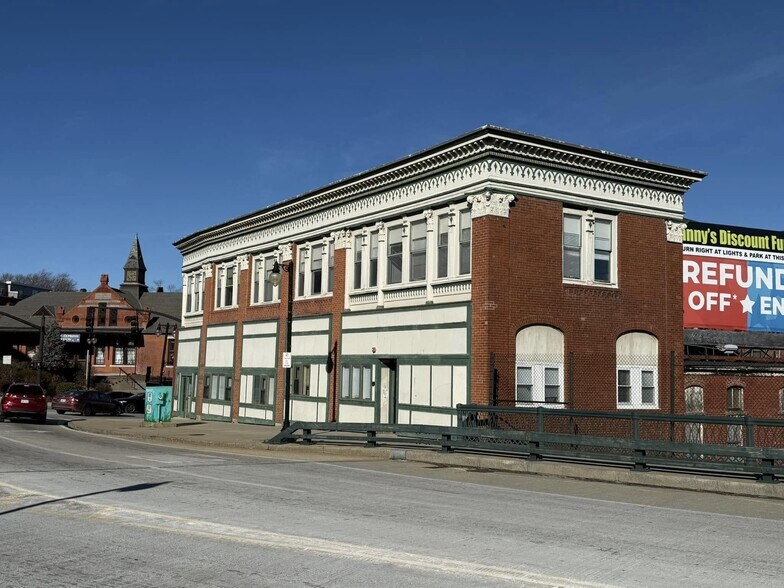 12 Court Street, Woonsocket, RI à vendre - Photo de l’immeuble – Image 2 sur 26