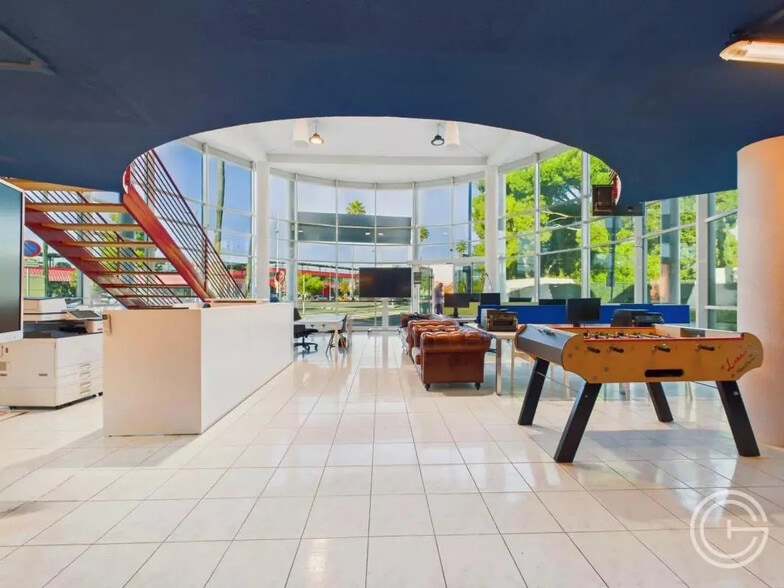 473 Boulevard Des Italiens, Villeneuve-Loubet à louer - Photo de l’immeuble – Image 2 sur 20