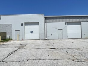 1304 E Hartman Ave, Omaha, NE à louer Photo de l’immeuble– Image 2 sur 7