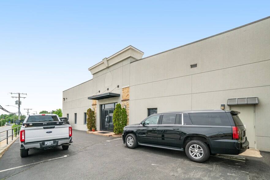 7301-7307 Little River Tpke, Annandale, VA à louer - Photo de l’immeuble – Image 3 sur 22