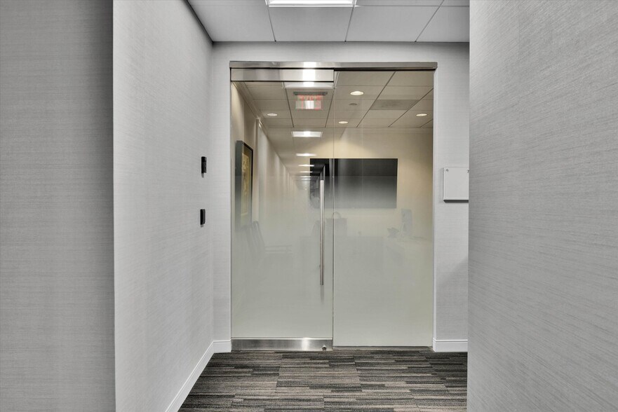 3060 Peachtree Rd NW, Atlanta, GA à louer - Photo de l’immeuble – Image 1 sur 66