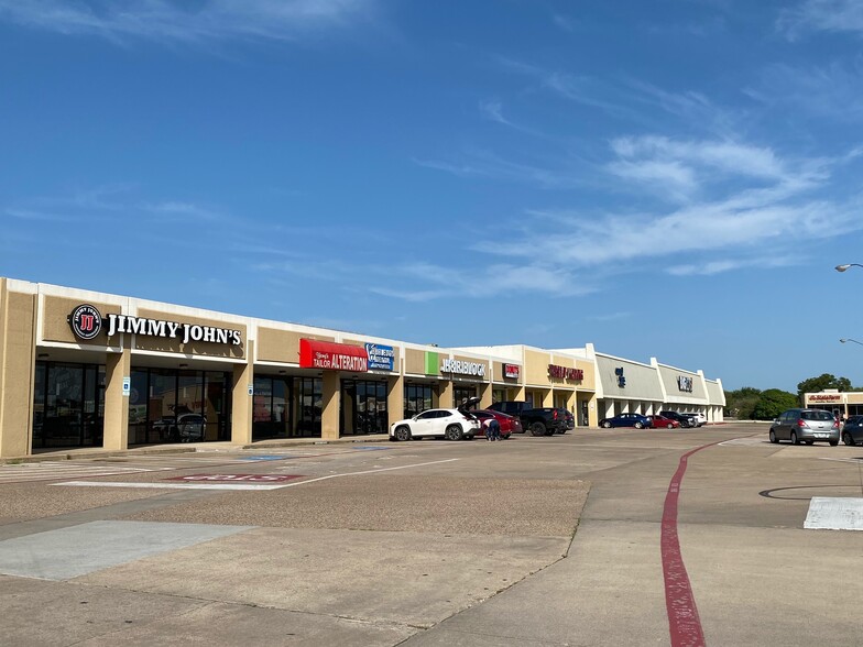 550-682 SW Wilshire Blvd, Burleson, TX à louer - Photo de l’immeuble – Image 1 sur 6