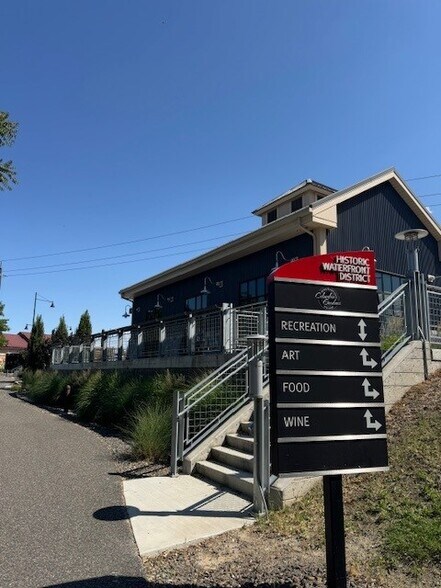 313 Columbia Gardens Way dr, Kennewick, WA à louer - Photo de l’immeuble – Image 2 sur 11