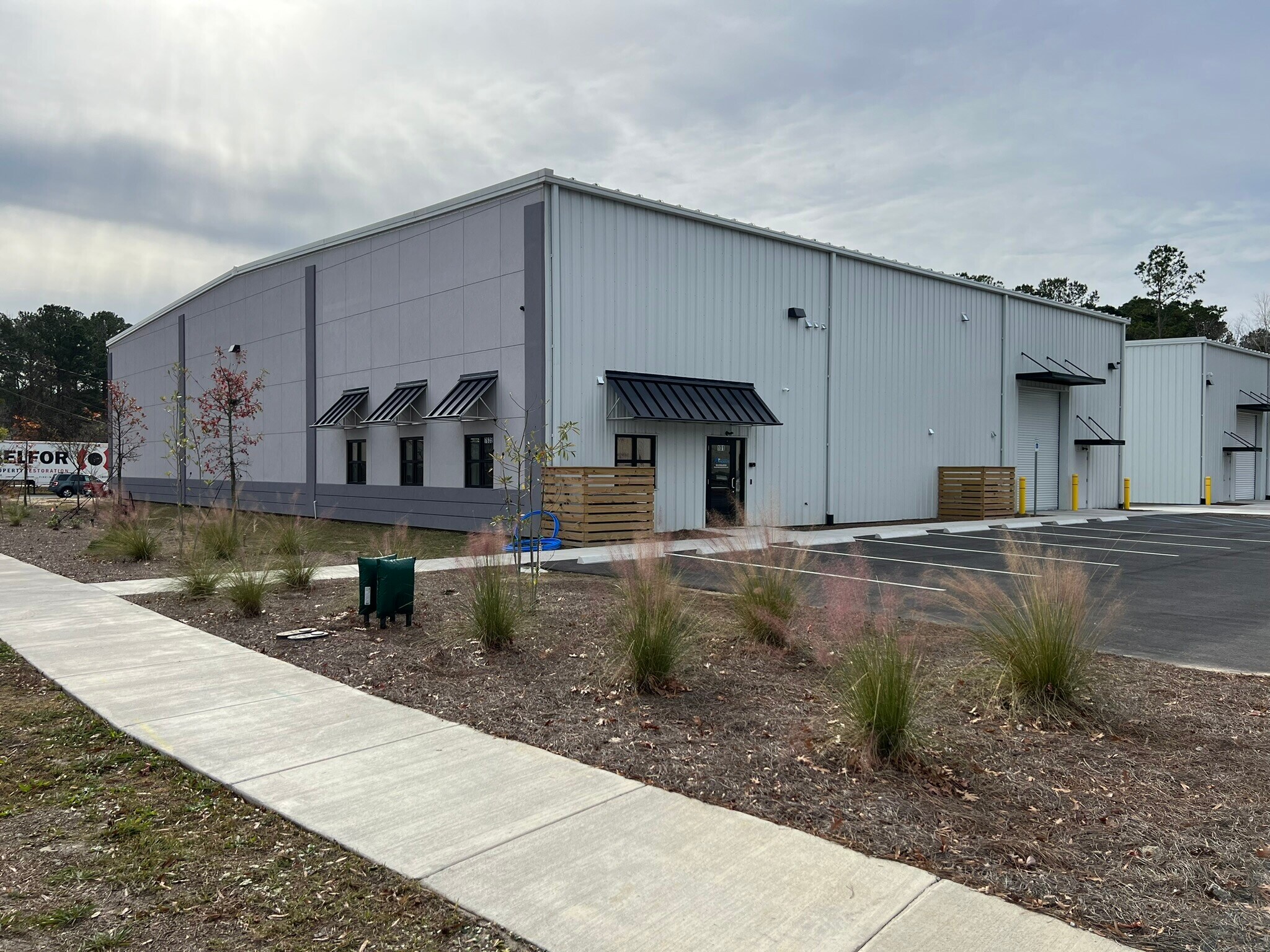 7635 Southrail Road, North Charleston, SC à louer Photo de l’immeuble– Image 1 sur 18