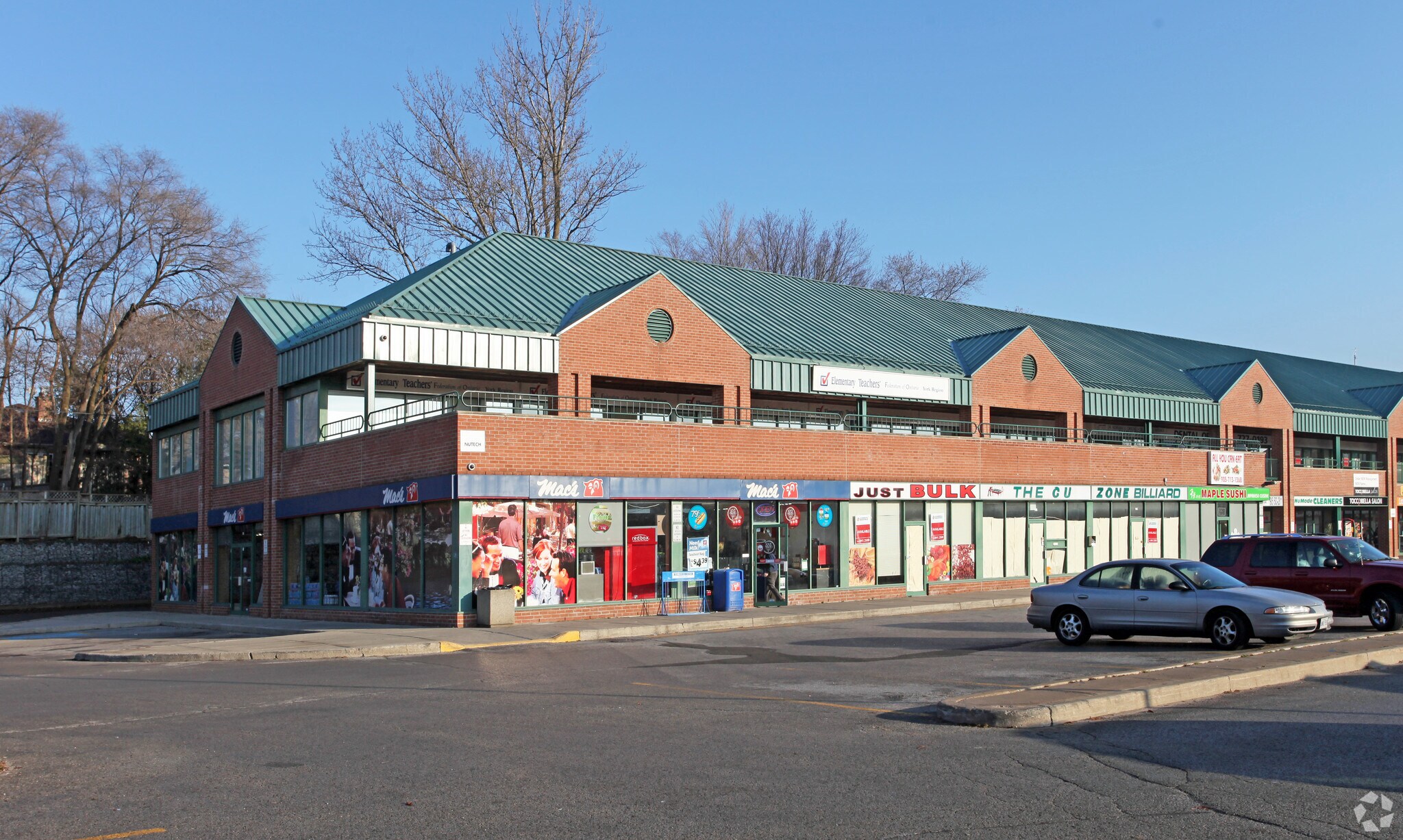 126 Wellington St W, Aurora, ON à louer Photo principale– Image 1 sur 7