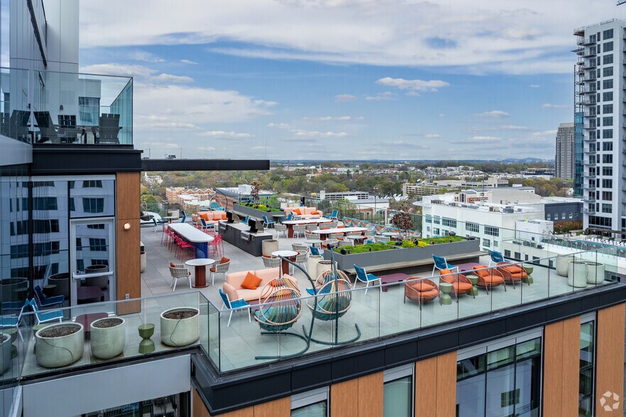 960 Spring St NW, Atlanta, GA à louer - Photo de l’immeuble – Image 3 sur 5