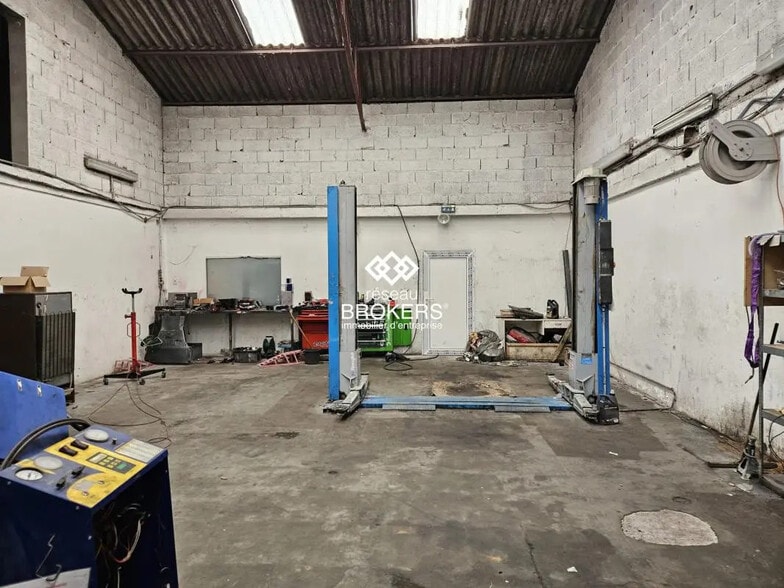 Local commercial dans Replonges à louer - Photo de l’immeuble – Image 3 sur 5