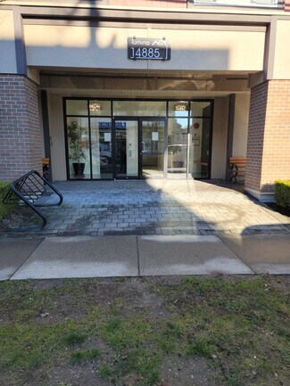 Plus de détails pour 14885 60 Av, Surrey, BC - Logement à vendre