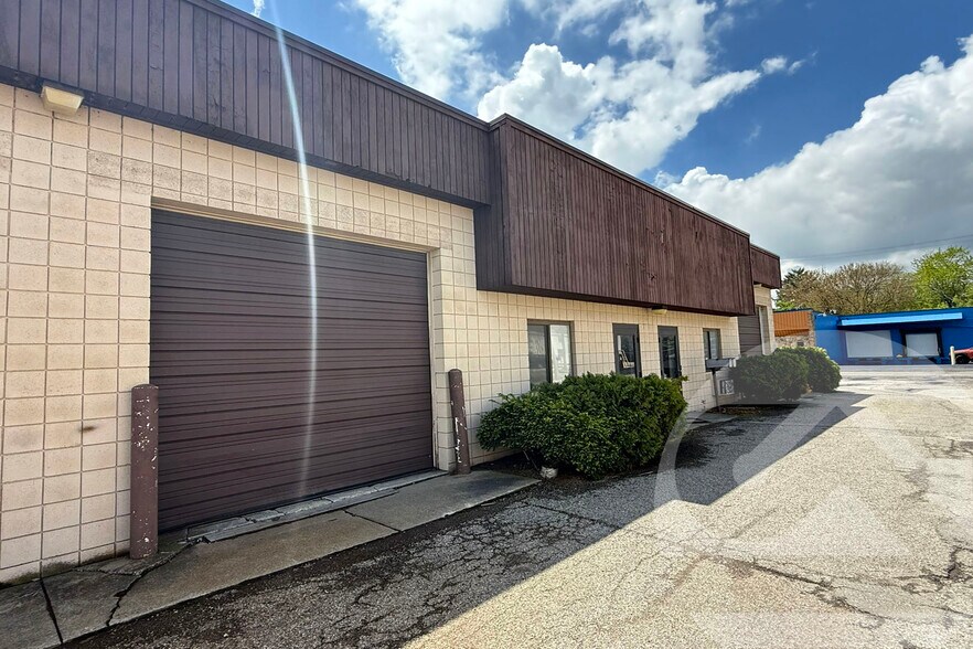 5222-5232 Tractor Rd, Toledo, OH à louer - Photo de l’immeuble – Image 2 sur 6