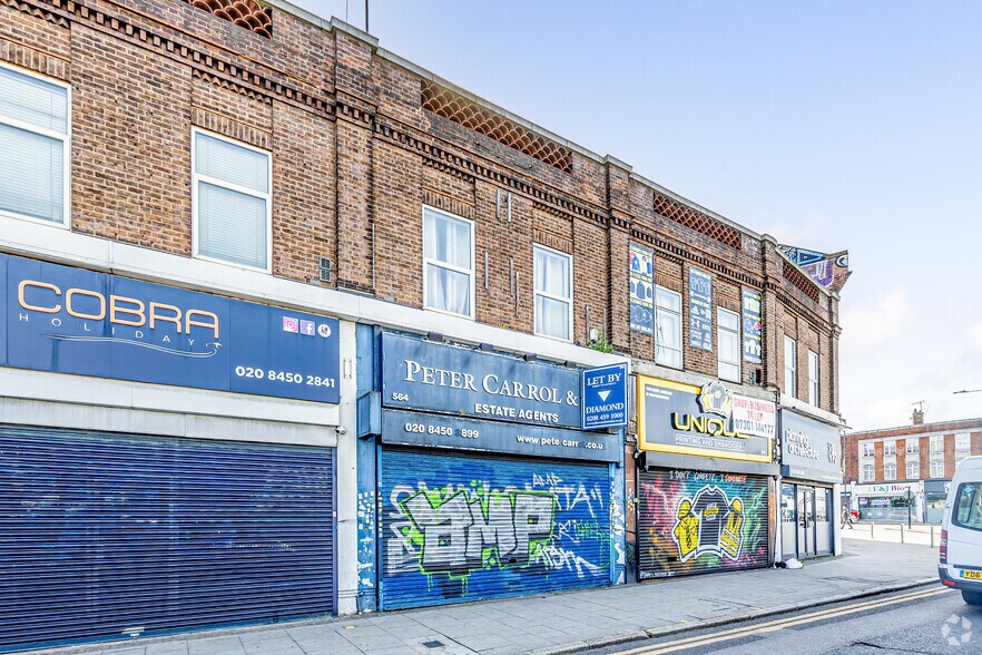 564 North Circular Rd, Londres à louer - Photo principale – Image 1 sur 2
