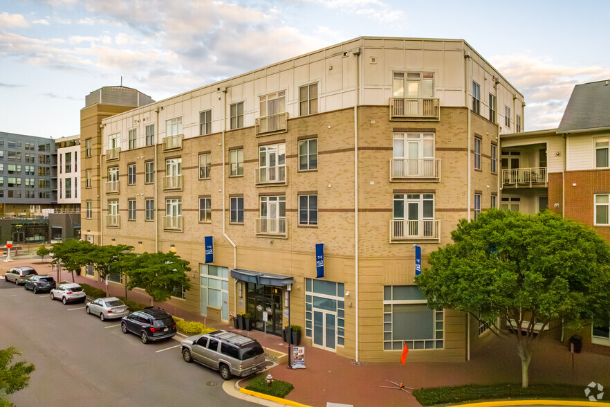 2323 Dulles Station Blvd, Herndon, VA à louer - Photo de l’immeuble – Image 2 sur 12