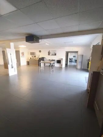 Local d'activités dans Cabestany à vendre - Photo de l’immeuble – Image 2 sur 4