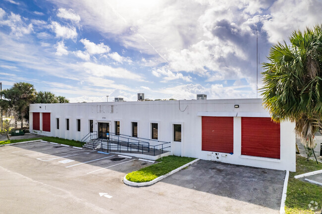 Plus de détails pour 5740 Columbia Cir, West Palm Beach, FL - Industriel/Logistique à louer