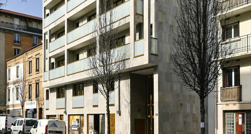 88 Avenue Victor Cresson, Issy-les-Moulineaux à louer - Photo de l’immeuble – Image 2 sur 4