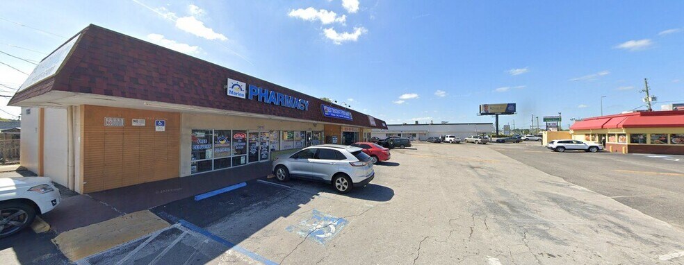 5016 US Highway 19, New Port Richey, FL à louer - Photo de l’immeuble – Image 1 sur 3