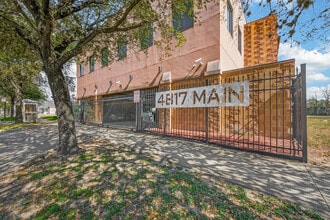 4817 Main St, Houston, TX à louer Photo intérieure– Image 2 sur 26