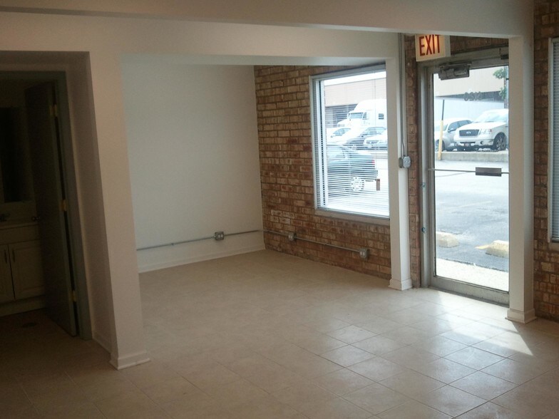 6100-6226 Madison Ct, Morton Grove, IL à louer - Photo intérieure – Image 3 sur 6