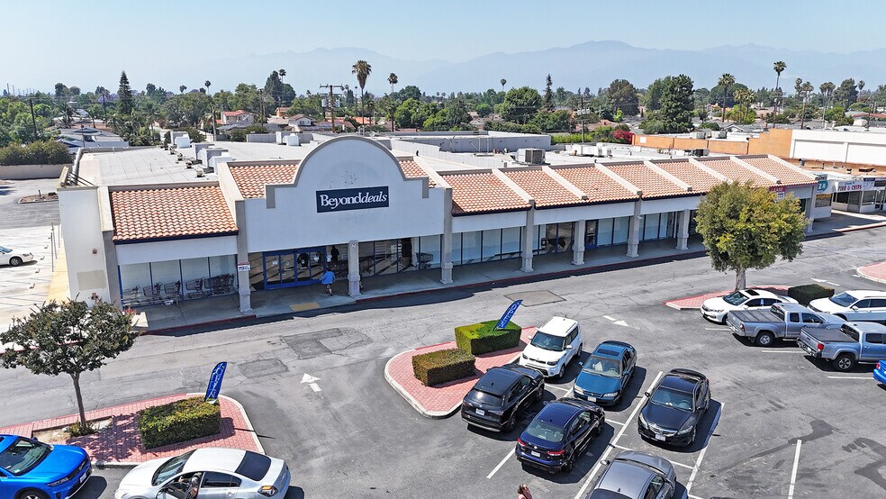 1617 N Hacienda Blvd, La Puente, CA à louer - Photo de l’immeuble – Image 1 sur 4