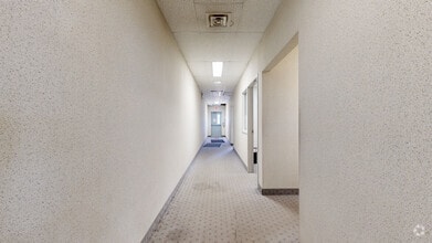 940 Babbitt Rd, Euclid, OH à louer Numérisation 3D Matterport– Image 1 sur 7