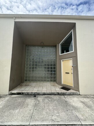 Plus de détails pour 3030 SW 28th Ln, Miami, FL - Bureau à louer