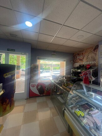 Plus de détails pour Local commercial à vendre