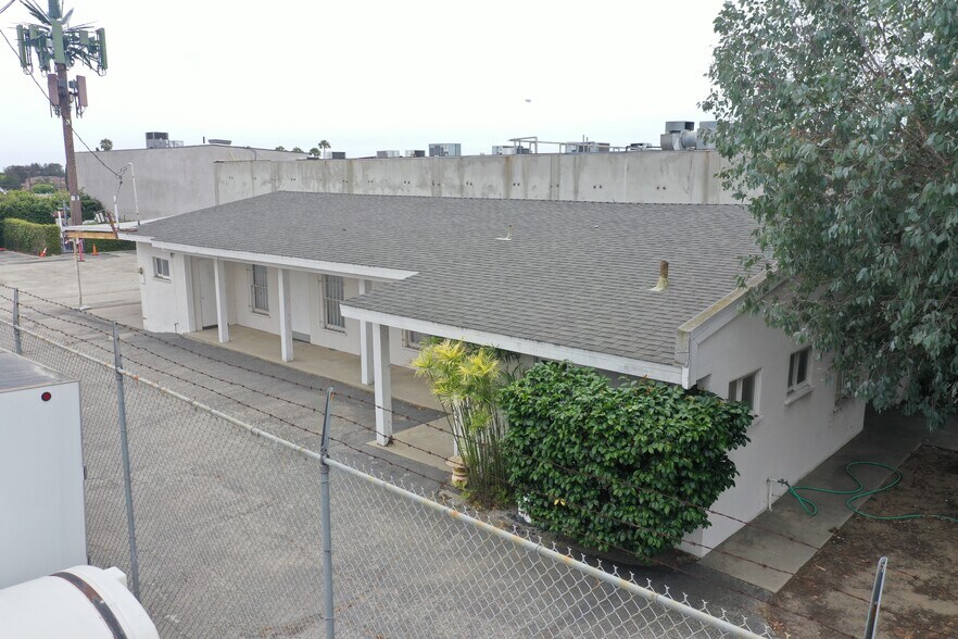 25316 Frampton Ave, Harbor City, CA à vendre - Photo de l’immeuble – Image 3 sur 8
