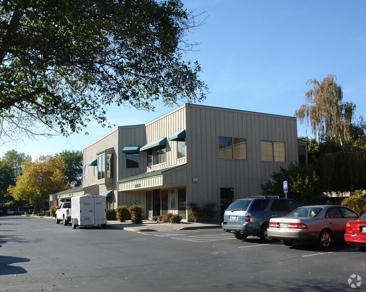 303-307 Lennon Ln, Walnut Creek, CA à vendre - Photo de l’immeuble – Image 2 sur 3