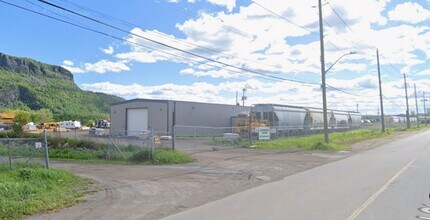 700 Montreal St, Thunder Bay, ON à louer Photo de l’immeuble– Image 1 sur 2
