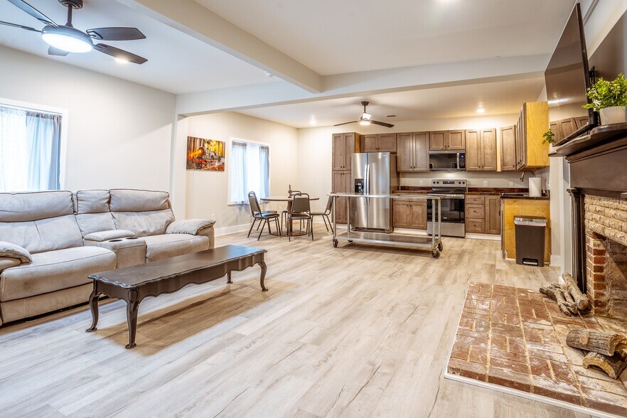 20805 Seminary St, Hollow Rock, TN à vendre - Photo intérieure – Image 3 sur 26