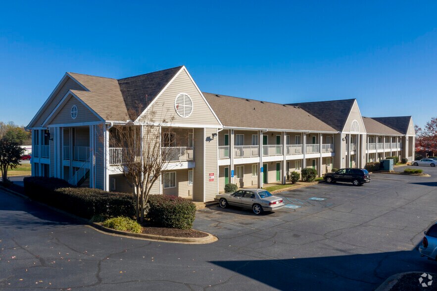 130 Mobile Dr, Spartanburg, SC à vendre - Photo principale – Image 1 sur 5