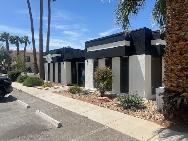 1703 Civic Center Dr, North Las Vegas, NV à louer - Photo de l’immeuble – Image 2 sur 13