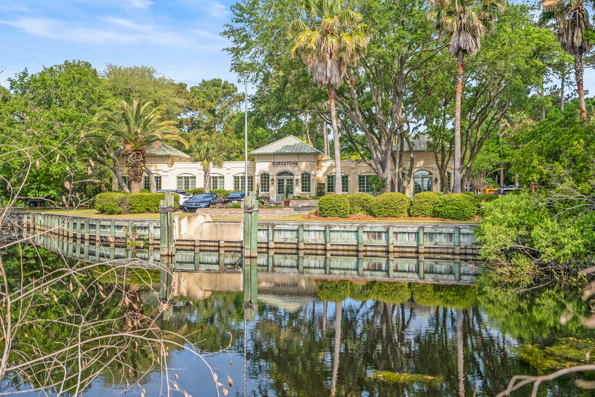 15 Trellis Ct, Hilton Head Island, SC à vendre Photo de l’immeuble– Image 1 sur 18