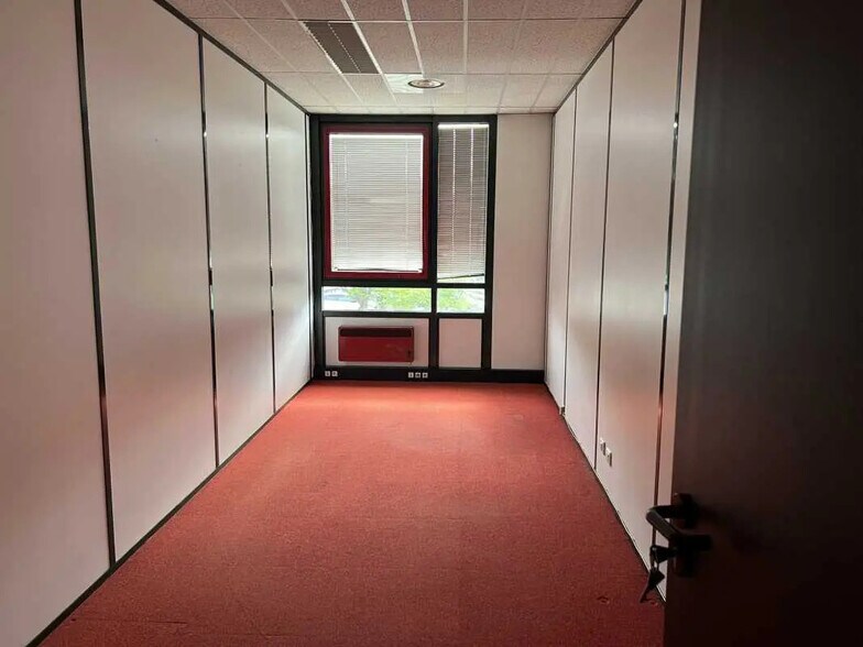 69 Rue De La Belle Etoile, Roissy-en-France à louer - Photo de l’immeuble – Image 3 sur 13