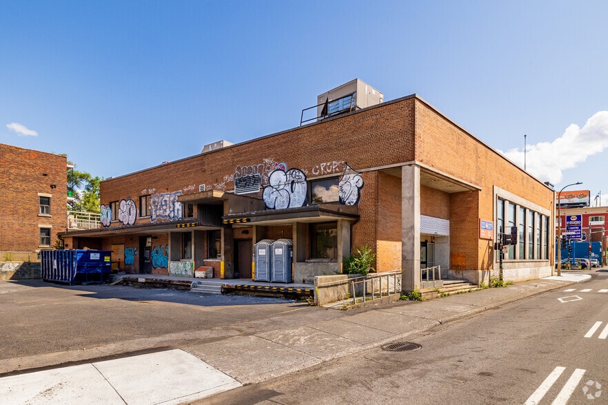 300 Boul Crémazie E, Montréal, QC à vendre - Photo de l’immeuble – Image 3 sur 4