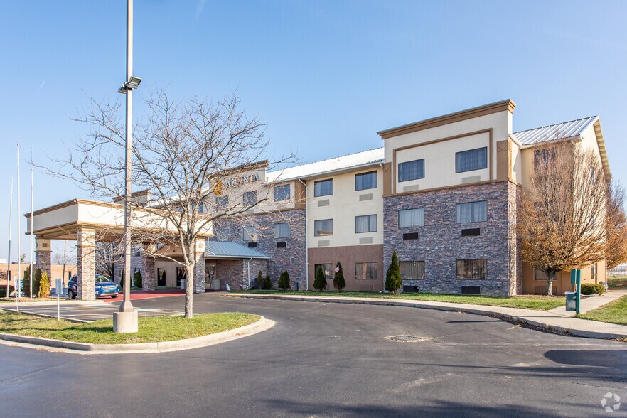 2540 University Dr, Fairborn, OH à vendre - Photo de l’immeuble – Image 3 sur 3