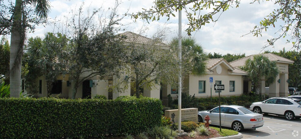 17100 Royal Palm Blvd, Weston, FL à louer - Photo de l’immeuble – Image 1 sur 6